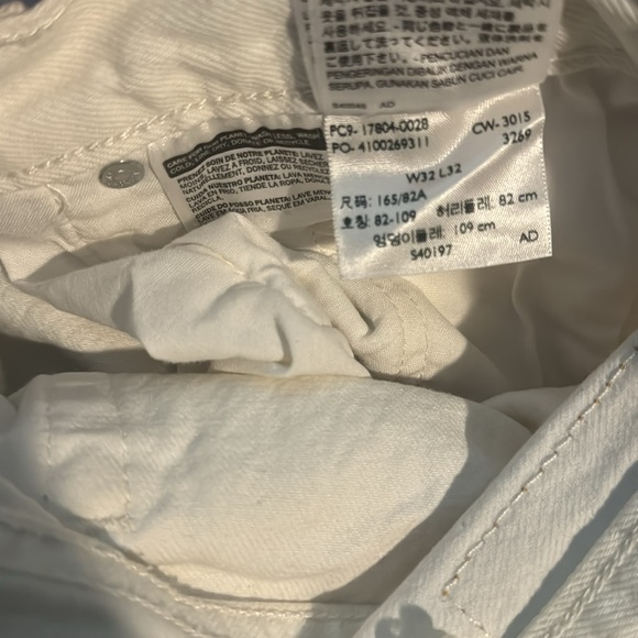 Levis 501 Jeans Women's Size 32 Denim White Straight Leg Distressed Button Fly - Picture 12 of 12